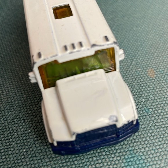 Matchbox Blues Clues Bus - Picture 6 of 7